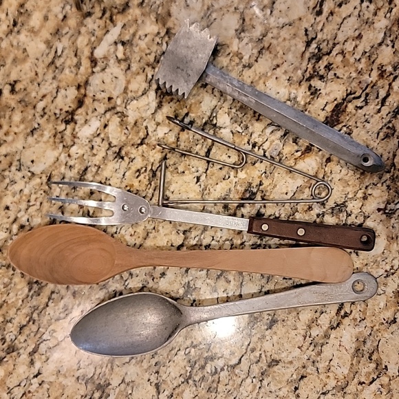 Other - Miscellaneous vintage kitchen tools